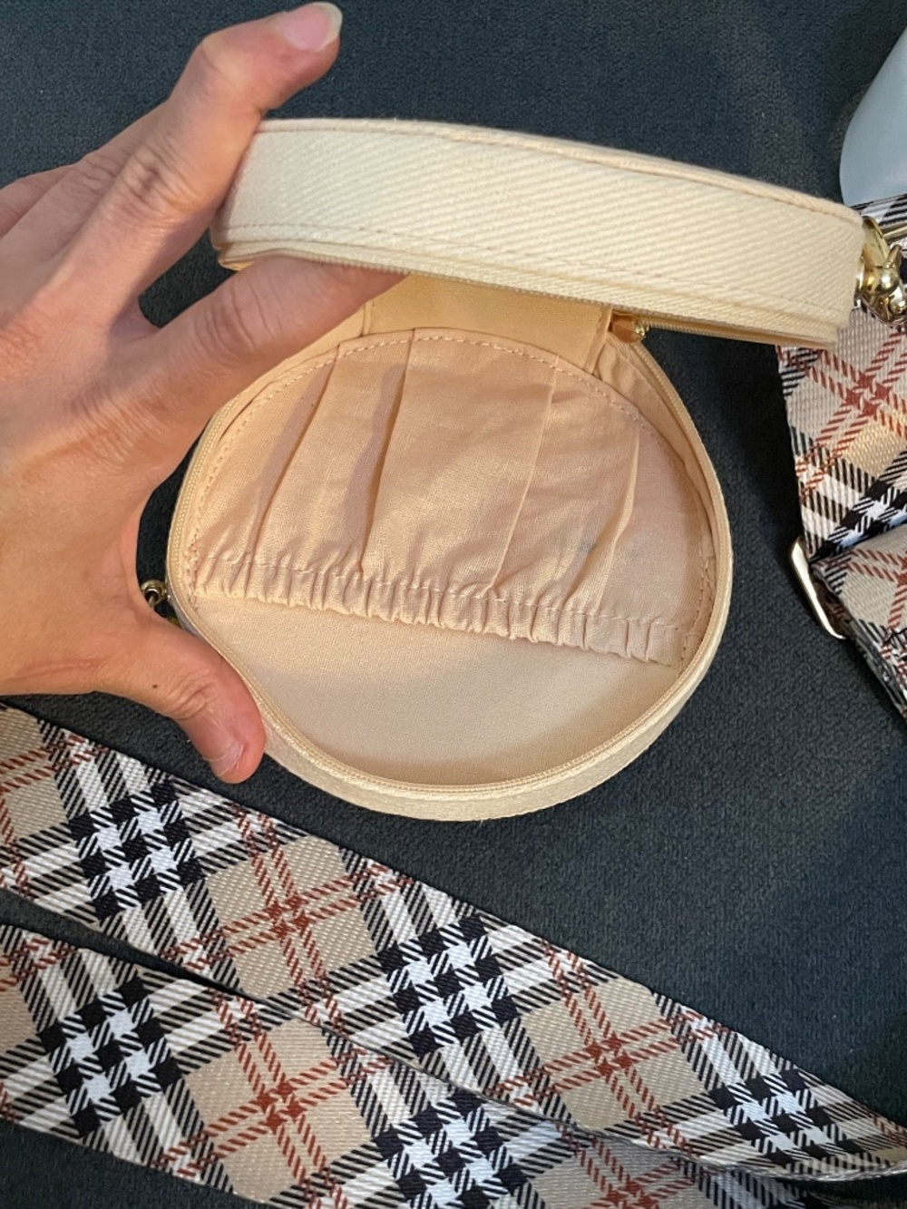 Burberry - Picture 7 of 8
